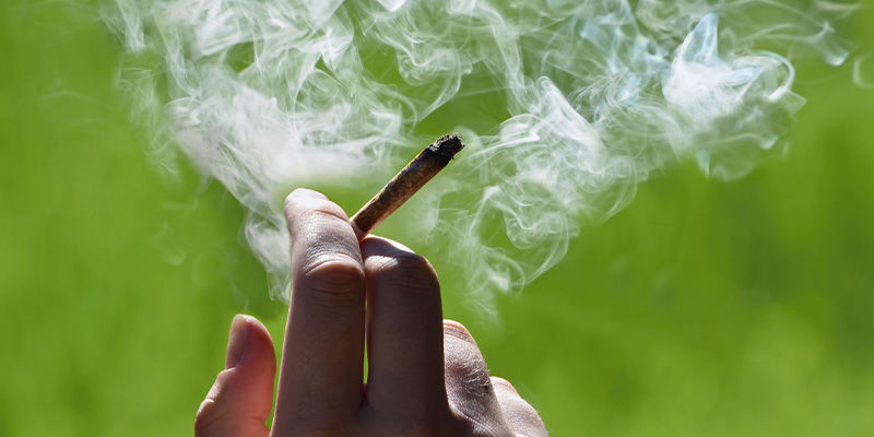 How To Properly Inhale Weed - Zamnesia USA